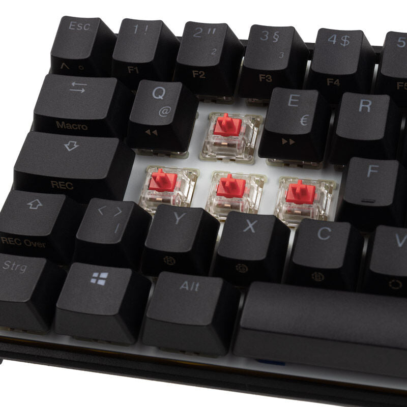 Nærbilde av taster på Ducky Mecha Pro SF gamingtastatur 65% aluminium