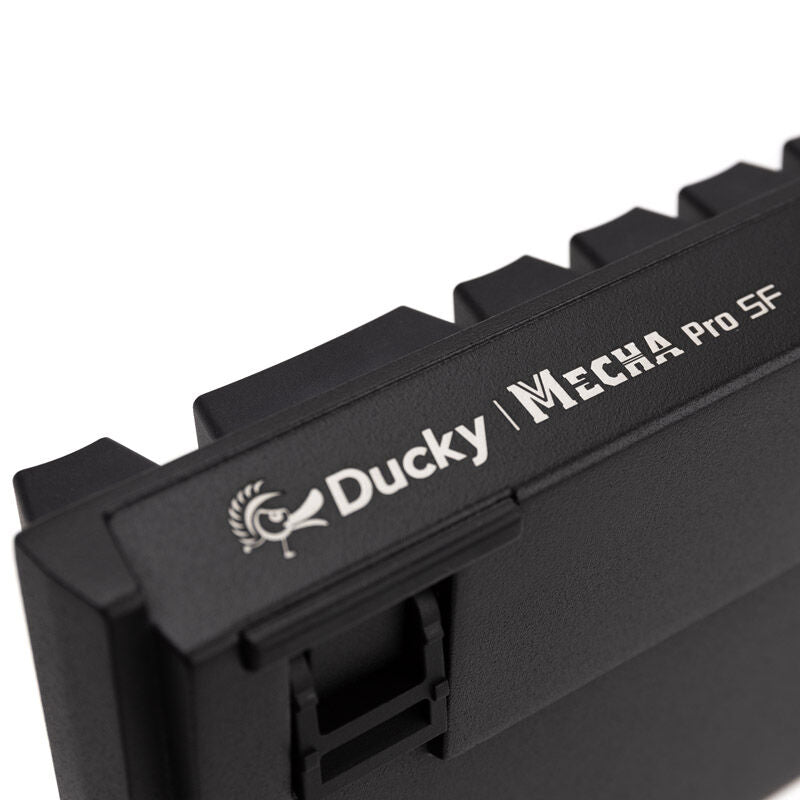 USB-C tilkobling på Ducky Mecha Pro SF gamingtastatur
