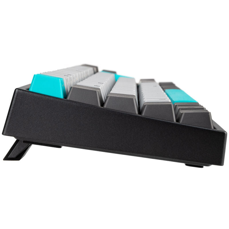 Ducky Miya Pro Moonlight TKL tastatur montert på skrivebord