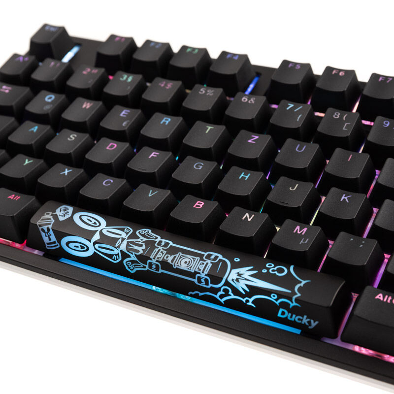 Sideprofil av Ducky One 2 Backlit PBT gamingtastatur RGB MX-Nature-White svart