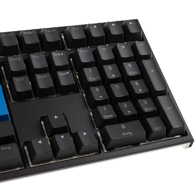 USB-C kabel tilkoblet Ducky One 2 Backlit PBT gamingtastatur RGB MX-Nature-White svart