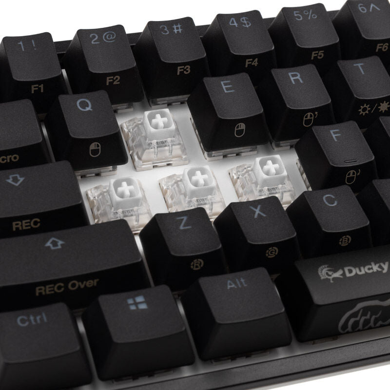 Ducky One 2 Pro Mini gamingtastatur RGB Kailh White US tastetrykk i bruk