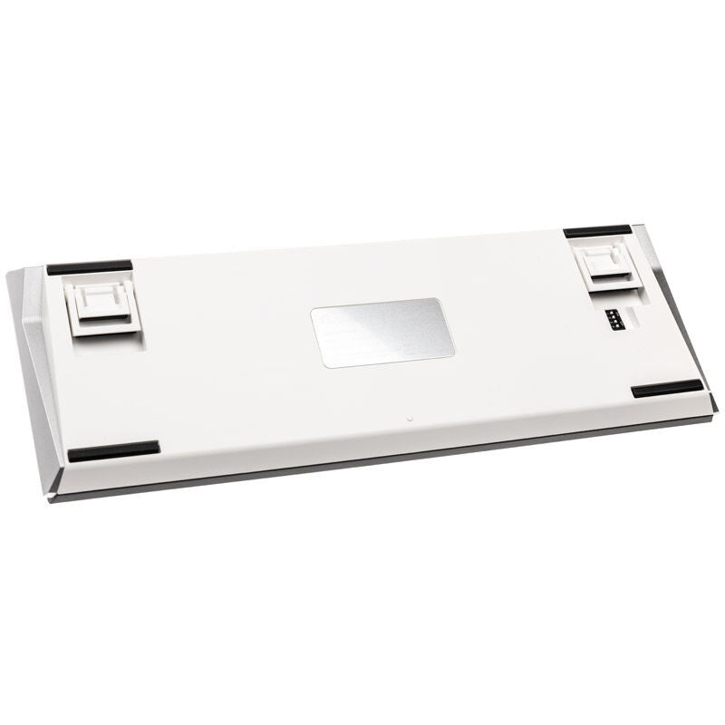 Nærbilde av Cherry MX Blue switch på Ducky One 3 Classic Black/White Mini