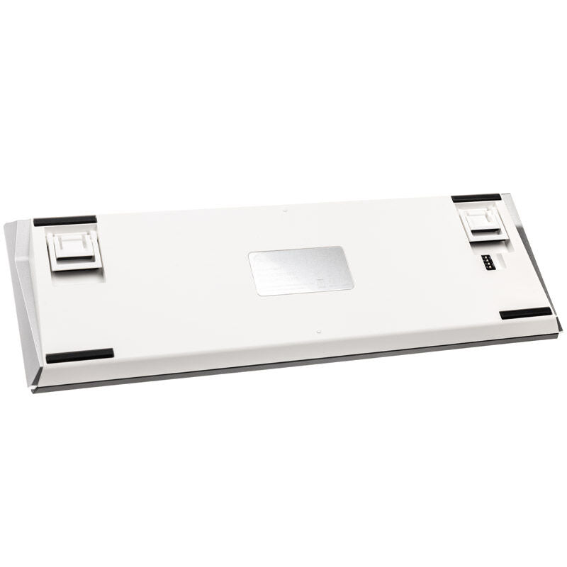 Montert Ducky One 3 Classic Black/White SF 65% gamingtastatur på skrivebord