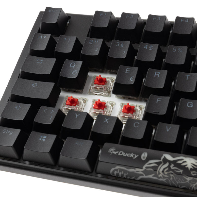 Ducky One 3 Classic Black/White TKL gamingtastatur RGB MX-Red nærbilde av RGB-belysning