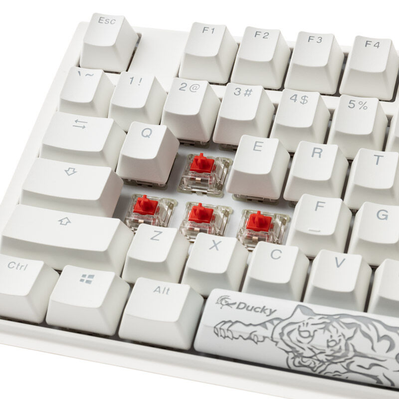 Nærbilde av Ducky One 3 Classic Pure White tastaturknapper