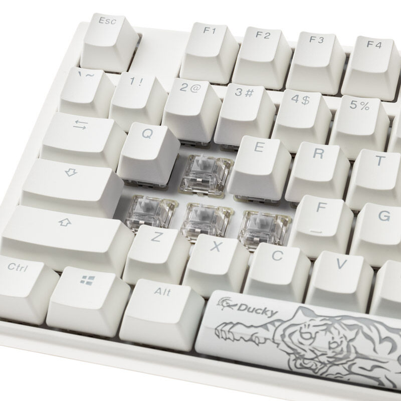 Ducky One 3 Classic Pure White detalj av RGB-belysning