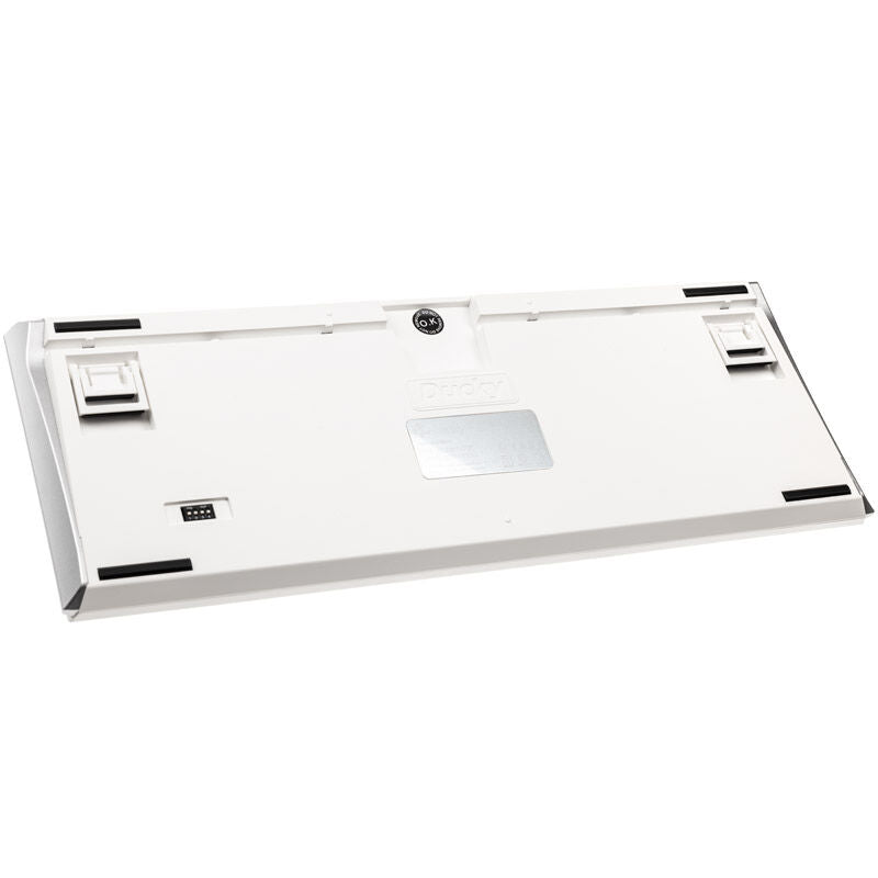 Nærbilde av Cherry MX Blue switcher i Ducky One 3 Classic Pure White TKL