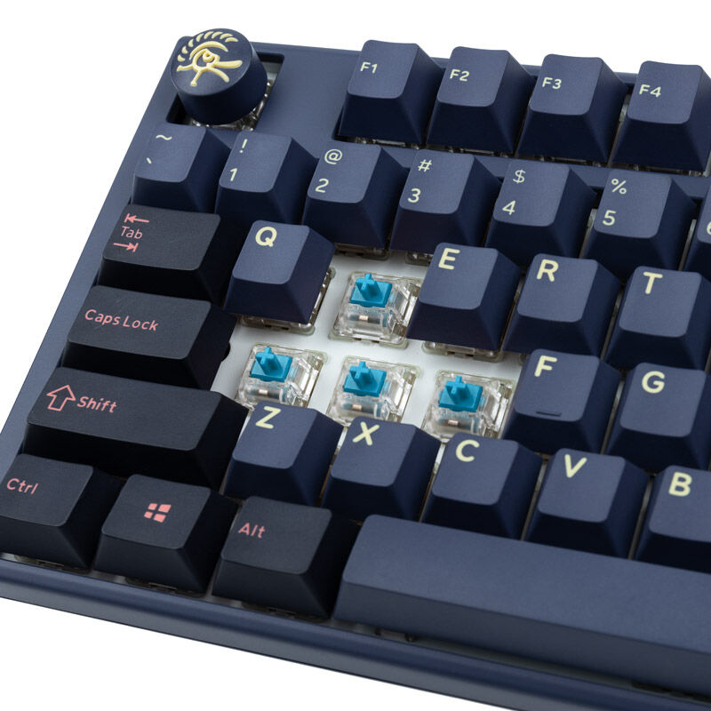 Nærbilde av Ducky One 3 Cosmic Blue TKL gamingtastatur RGB MX-Blue US tastaturkapsler