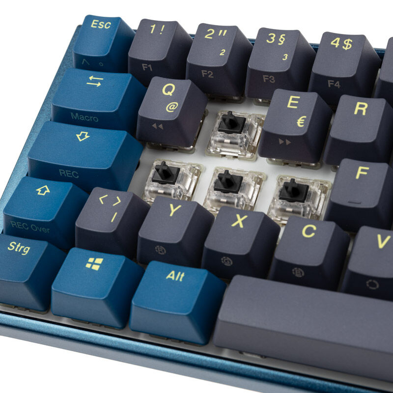 Montert Ducky One 3 Daybreak SF gamingtastatur 65% RGB MX-Black på skrivebord