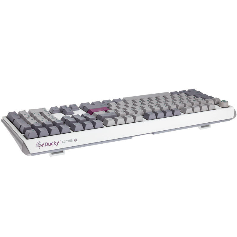Ducky One 3 Mist Grey gamingtastatur nærbilde av taster