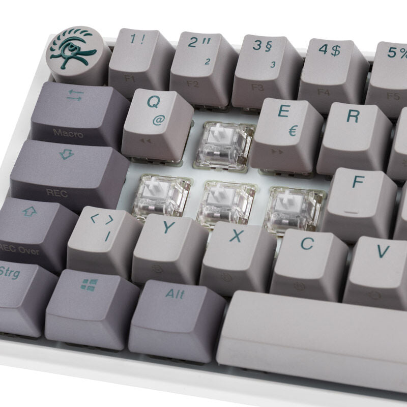 Nærbilde av Ducky One 3 Mist Grey Mini gamingtastatur 60% RGB-belysning