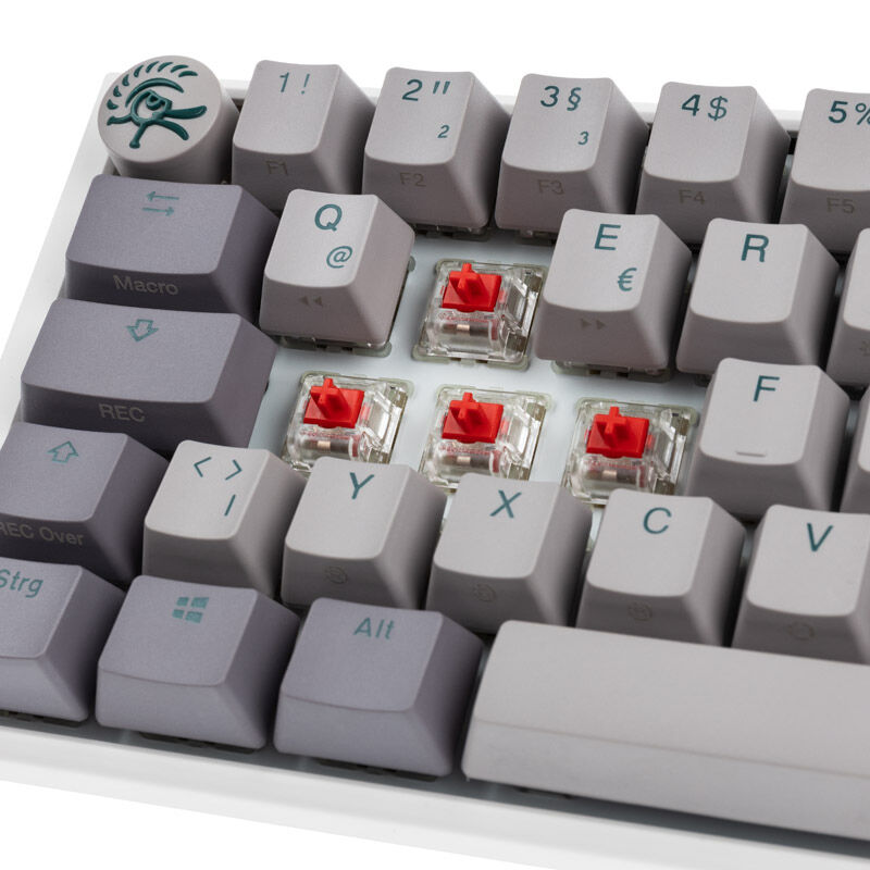 Nærbilde av RGB-belysning på Ducky One 3 Mist Grey SF gamingtastatur 65%