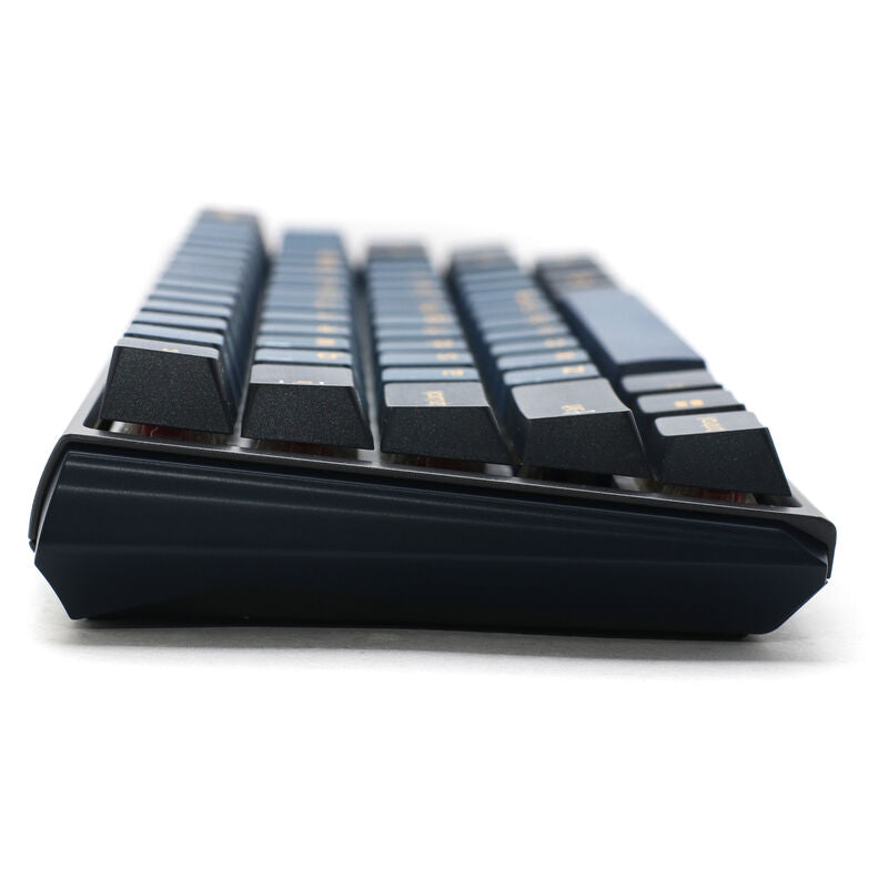 Nærbilde av Cherry MX2A Blue switch på Ducky One 3 Pro Mini Nazca Line
