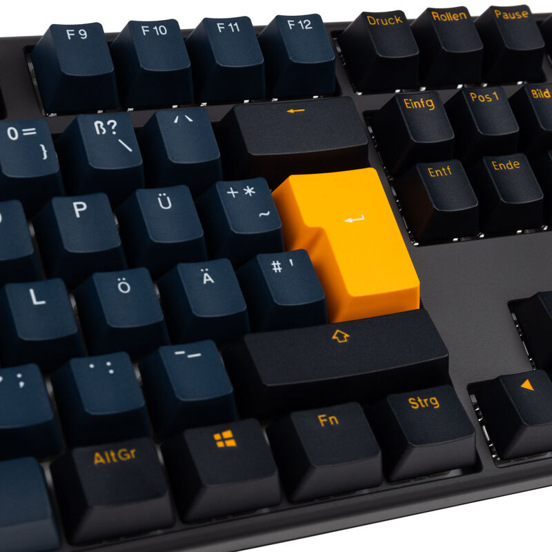 Ducky One 3 Pro Nazca Line RGB-belysning i mørkt rom