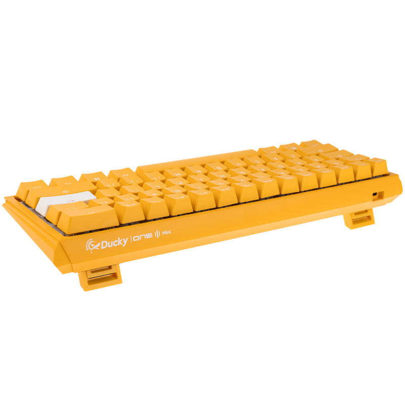 Detalj av Ducky One 3 Yellow Mini 60 % gamingtastatur med PBT-tastaturkapsler