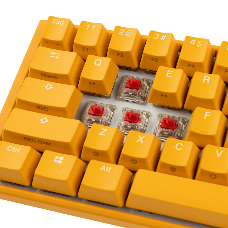 Ducky One 3 Yellow SF gamingtastatur 65% RGB nærbilde av RGB-belysning