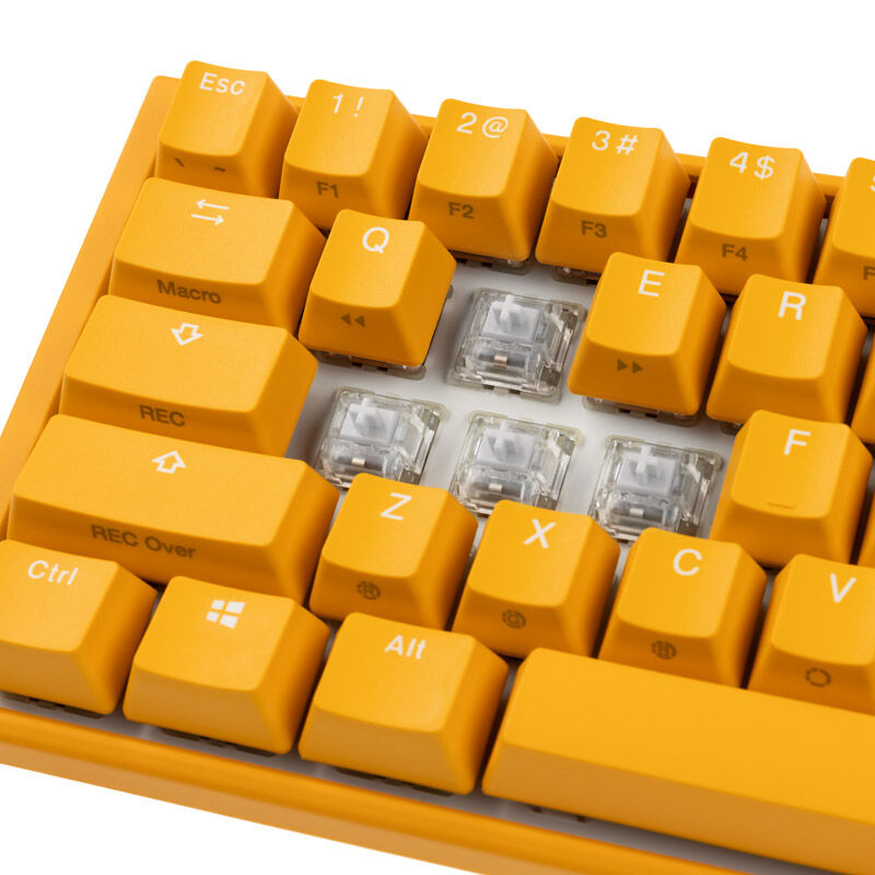 Ducky One 3 Yellow SF med RGB-belysning slått på