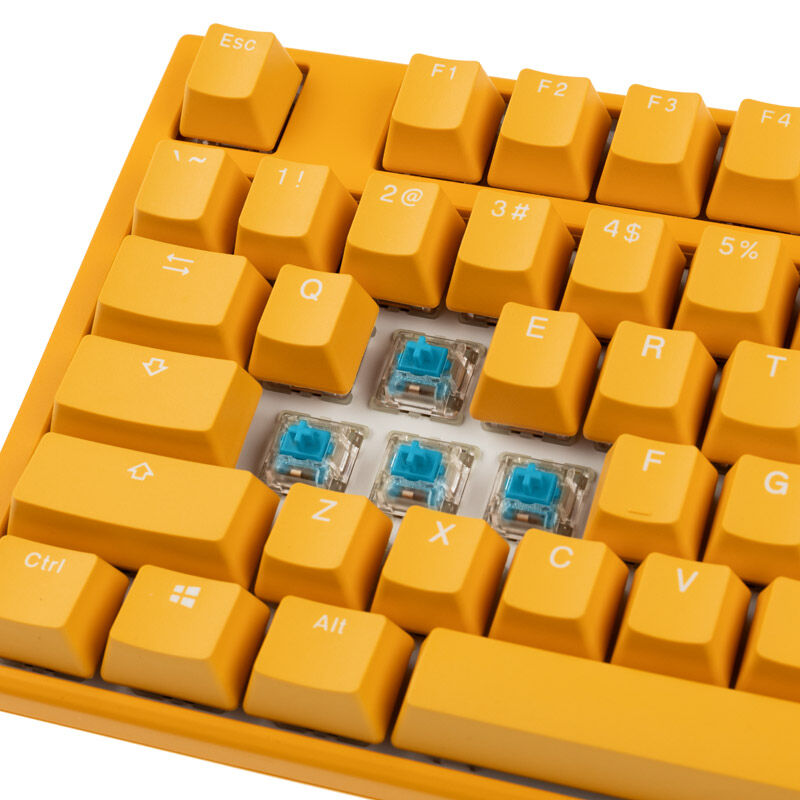 Ducky One 3 Yellow nærbilde av USB Type-C tilkobling