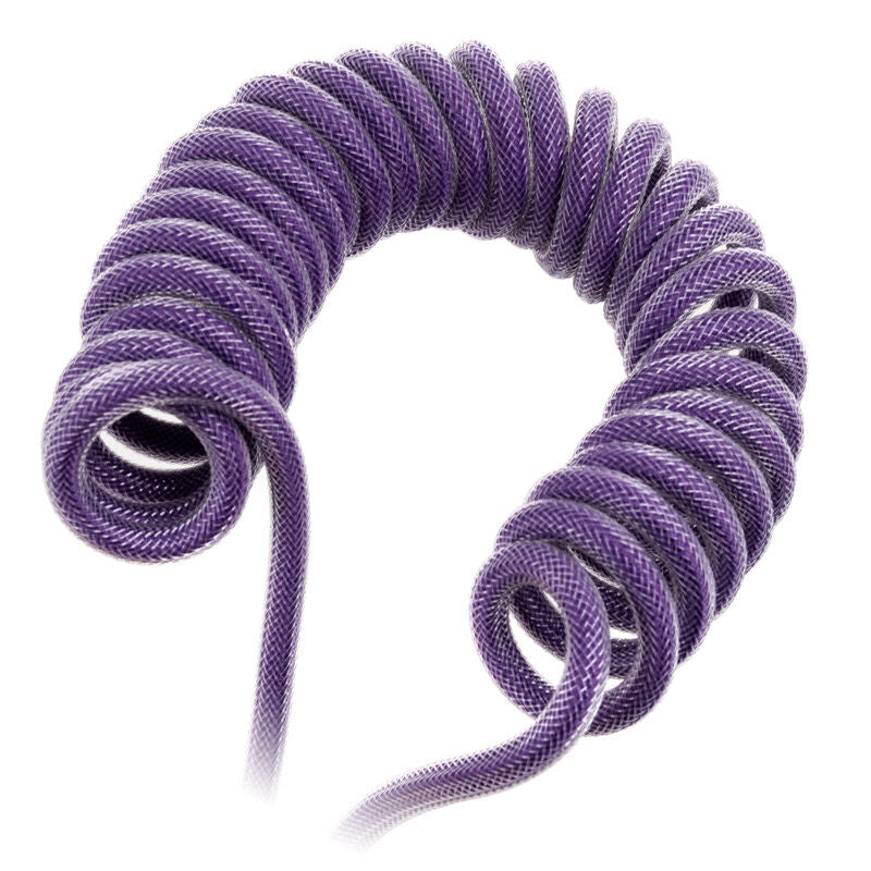 Nærbilde av USB-C kontakt på Ducky Premicord Creator spiralkabel USB-C til USB-A