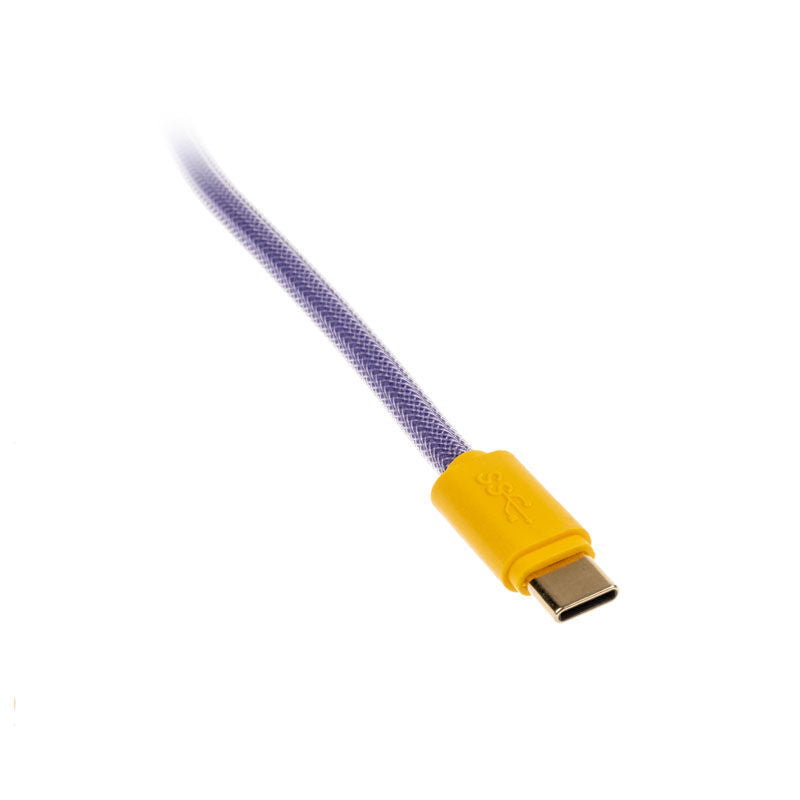 Detalj av Ducky Premicord Horizon spiralkabel USB-C til USB-A 1,8 m nylon-omslag