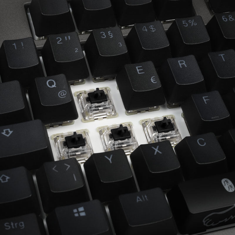 Oversikt over Ducky Shine 7 PBT gamingtastatur med RGB-effekter