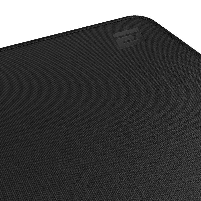 Nærbilde av overflate på Endgame Gear MPC450 Cordura Stealth Edition musematte svart