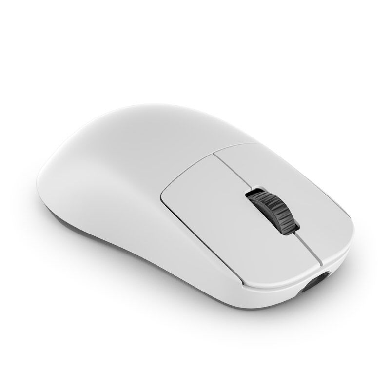 Endgame Gear OP1we trådløs gamingmus montert og klar til bruk