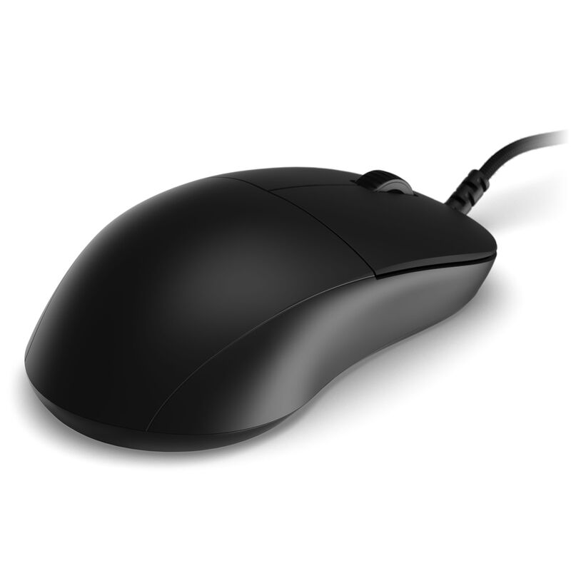 Endgame Gear XM2 8k v2 montert på gamingbord
