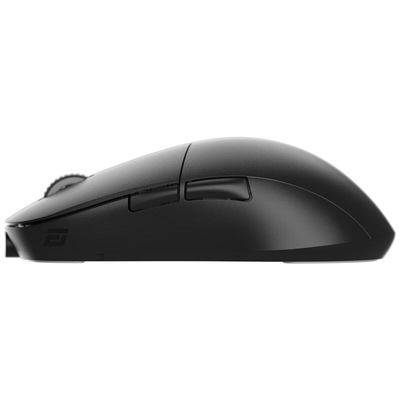 Endgame Gear XM2we trådløs gamingmus montert på skrivebord