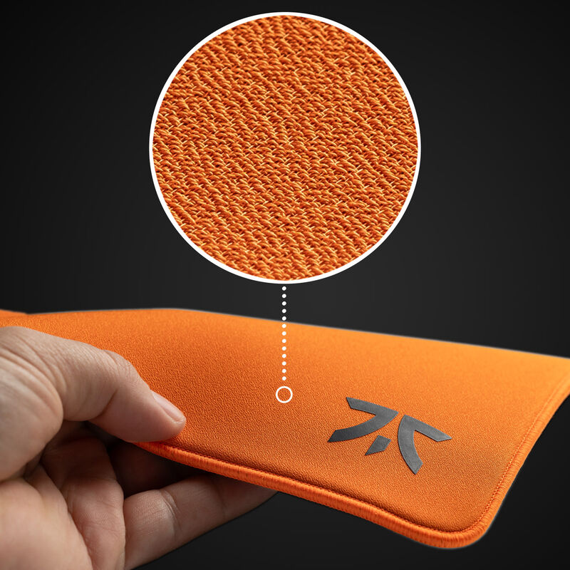 Fnatic DASH V2 MAX XL musematte nærbilde av kant