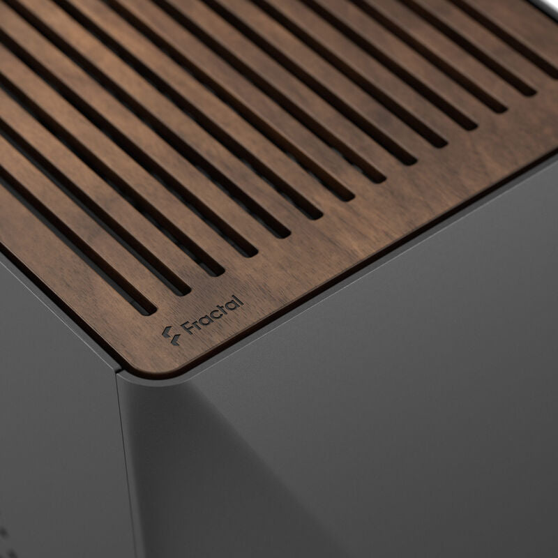 Montert Fractal Design Era 2 Mini-ITX kabinett valnøttpanel grå
