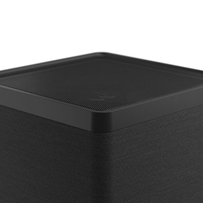 Nærbilde av vifte og luftinntak på Fractal Design Mood Mini-ITX kabinett lysegrå