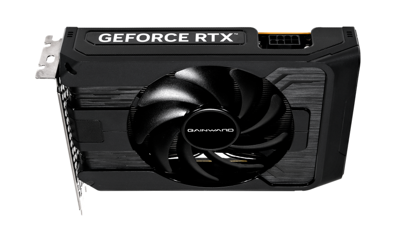 Gainward RTX 5050 Pegasus grafikkort montert i PC
