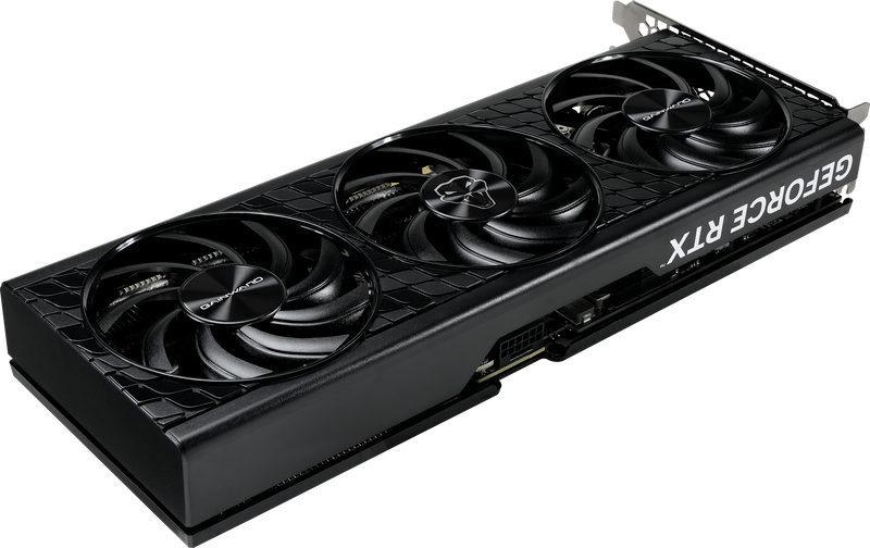 Gainward RTX 5070 Python III grafikkort montert i PC