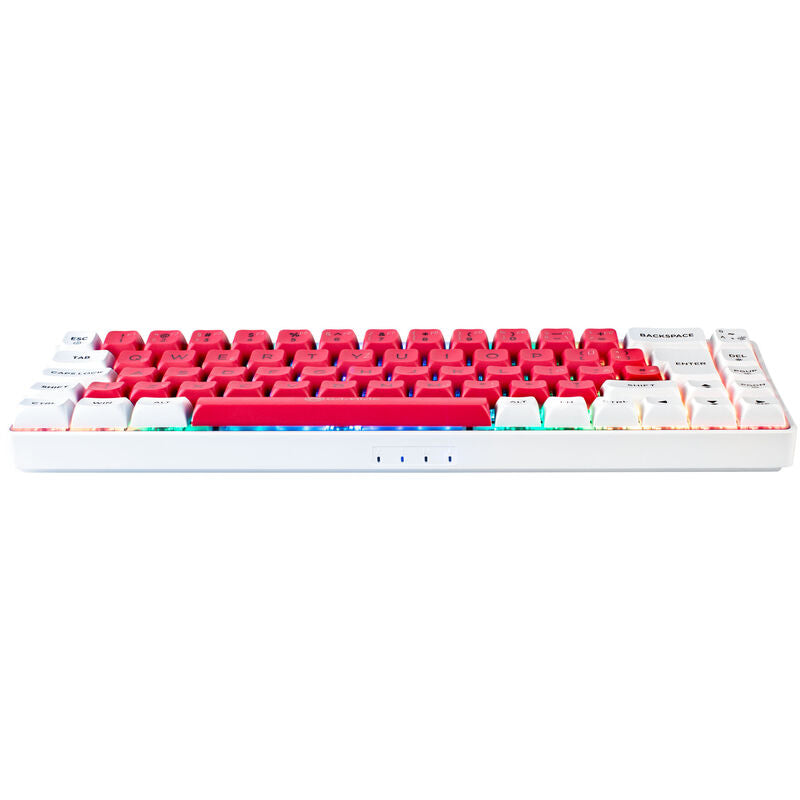 Montert GAMIAC TKL69G SF gamingtastatur på skrivebord med RGB-belysning