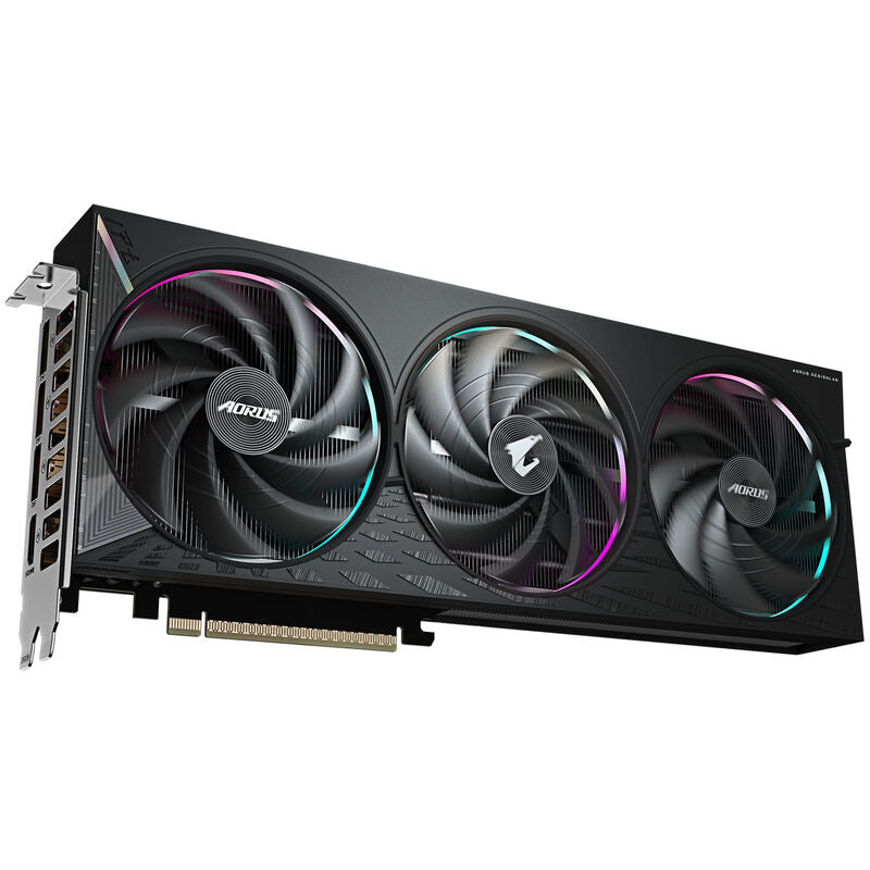 Nærbilde av kjølevifte på Gigabyte Aorus GeForce RTX 5060 Ti Elite