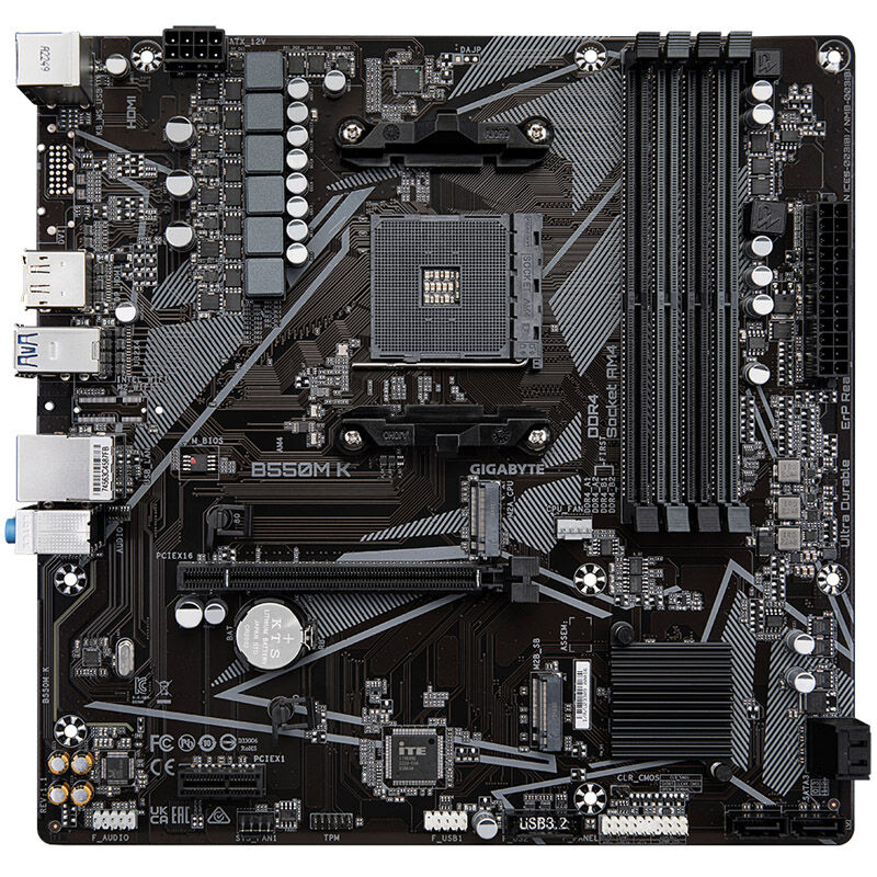 Gigabyte B550M K hovedkort detalj av PCIe spor