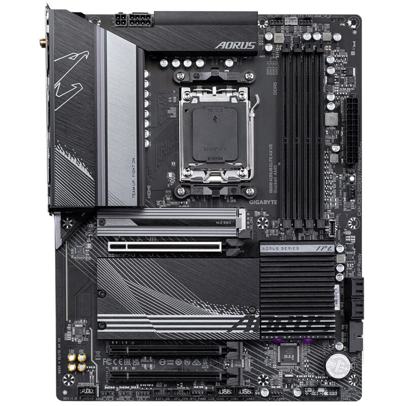 Gigabyte B650 Aorus Elite AX V2 hovedkort nærbilde av PCIe-porter