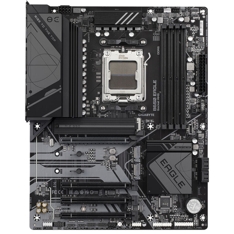 Detalj av Gigabyte B650 Eagle hovedkort PCIe spor