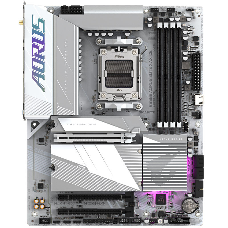 Detalj av Gigabyte B650E Aorus Elite X AX ICE hovedkortets PCIe-porter