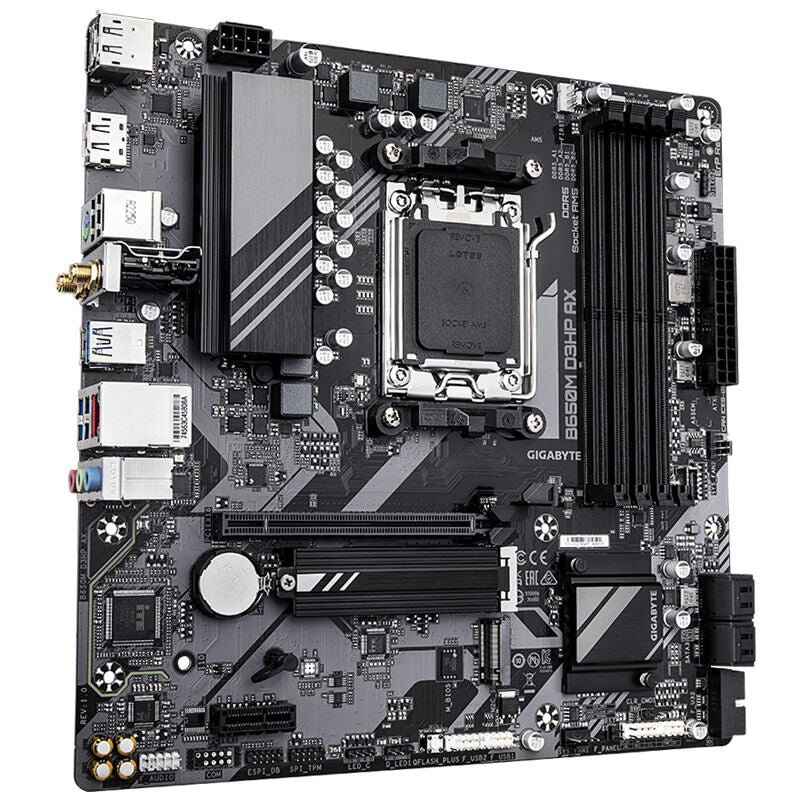 Gigabyte B650M D3HP AX hovedkort bakside med tilkoblinger