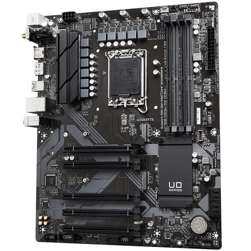 Nærbilde av Gigabyte B760 DS3H AX DDR4 hovedkort komponenter