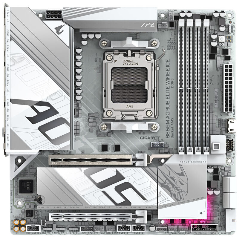 Detalj av Gigabyte B850M AORUS Elite WiFi6E ICE hovedkort med kjøleribber