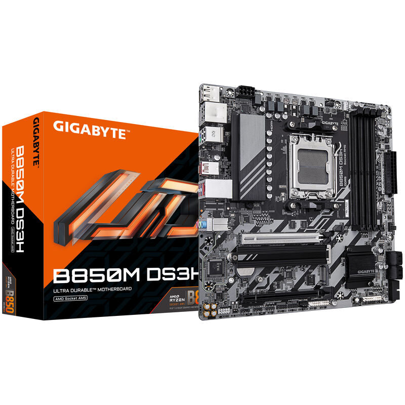 Gigabyte B850M DS3H hovedkort forfra med synlige PCIe-spor og DIMM-plasser