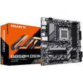 Gigabyte B850M DS3H hovedkort forfra med synlige PCIe-spor og DIMM-plasser