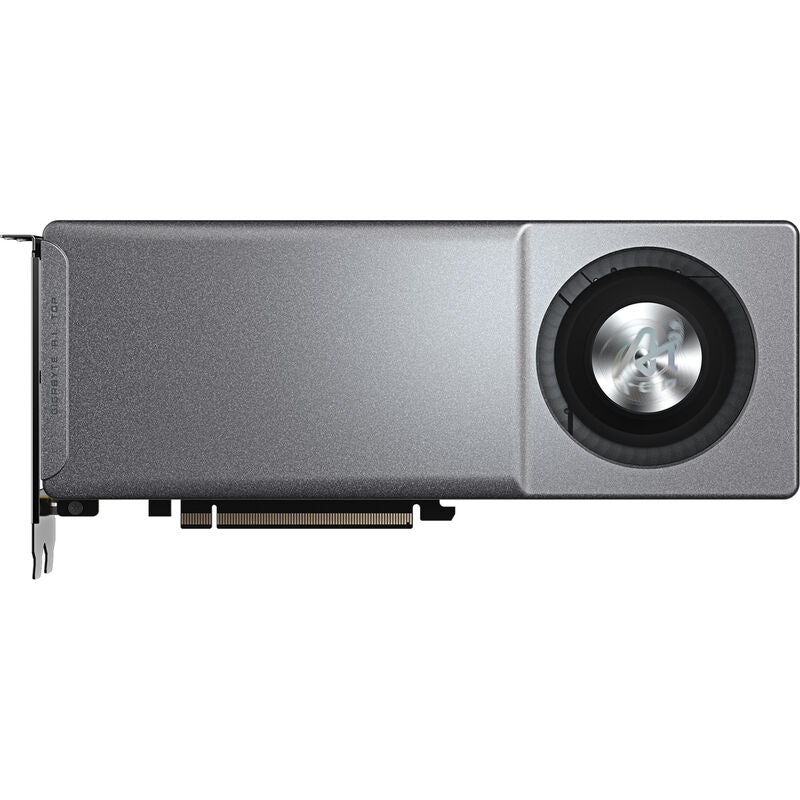 Detalj av Gigabyte Radeon AI PRO R9700 AI TOP grafikkort vifte