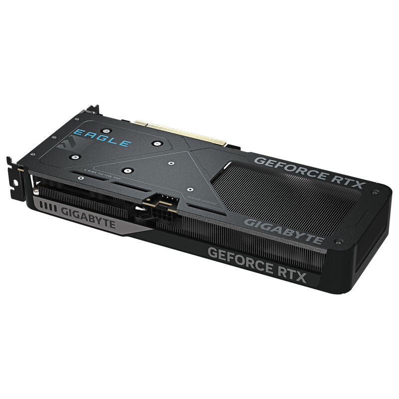 Nærbilde av PCIe-strømtilkobling på Gigabyte RTX 5060 Ti Eagle MAX OC grafikkort