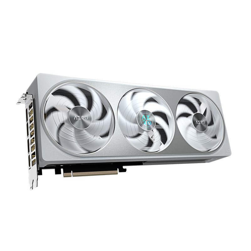 Detalj av Gigabyte RTX 5070 Aero OC grafikkort hvit kjølevifte