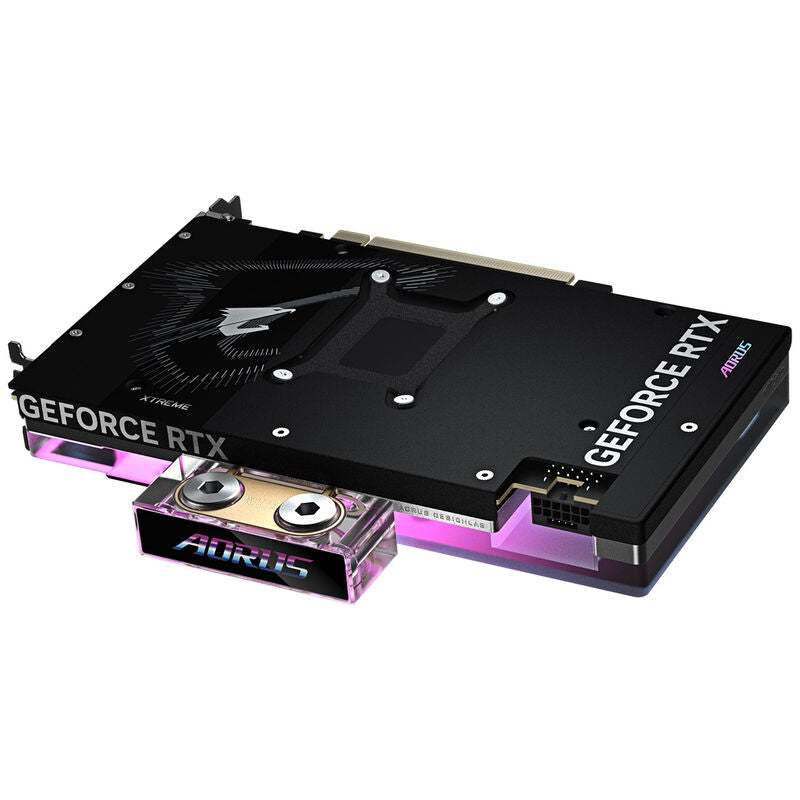 Nærbilde av RGB-belysning på Gigabyte Aorus RTX 5080 Xtreme Waterforce WB